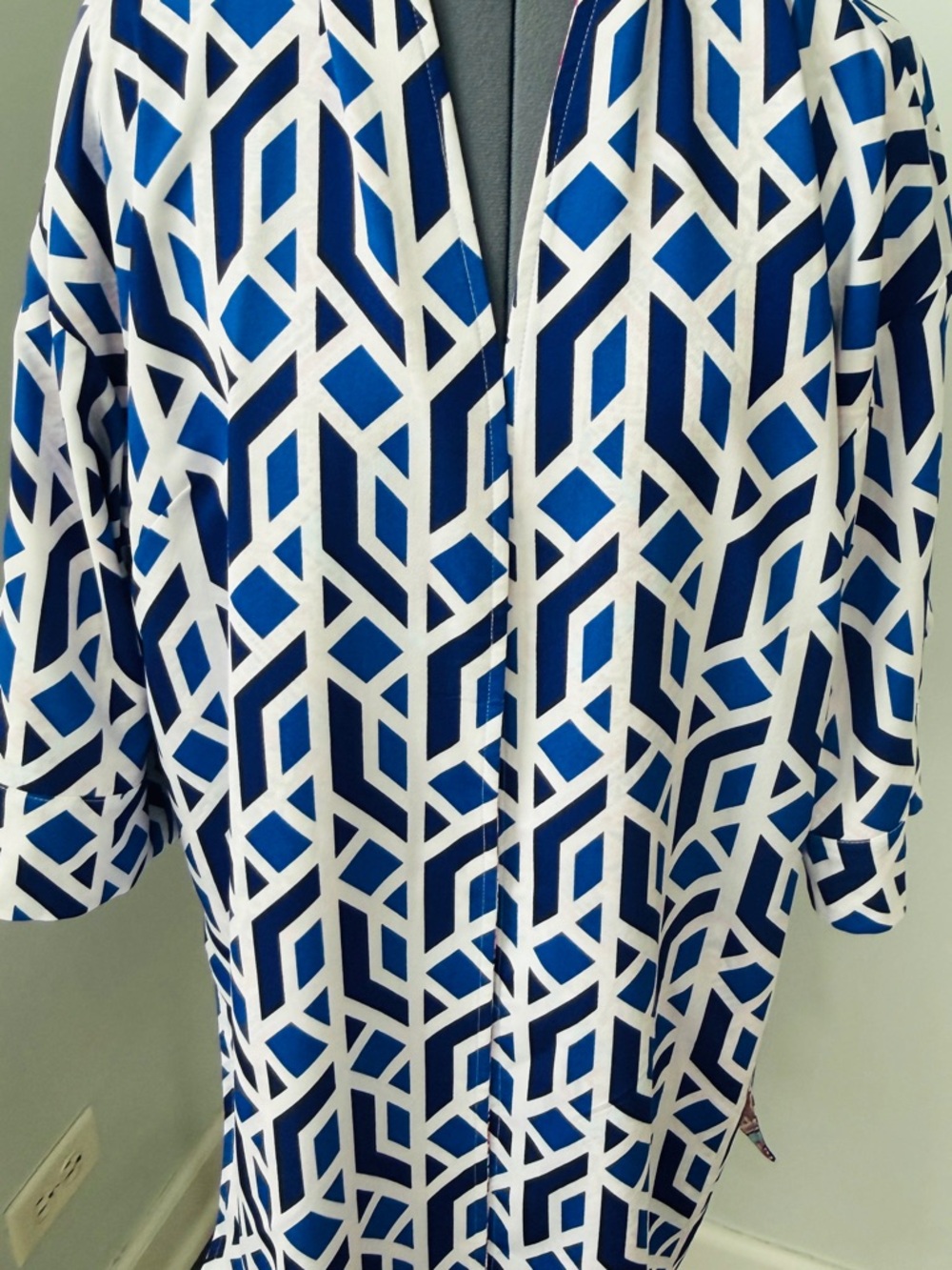 Chico’s Sz L Pink Blue Reversible Mykonos Medallion Cardigan Kimono Light Jacket